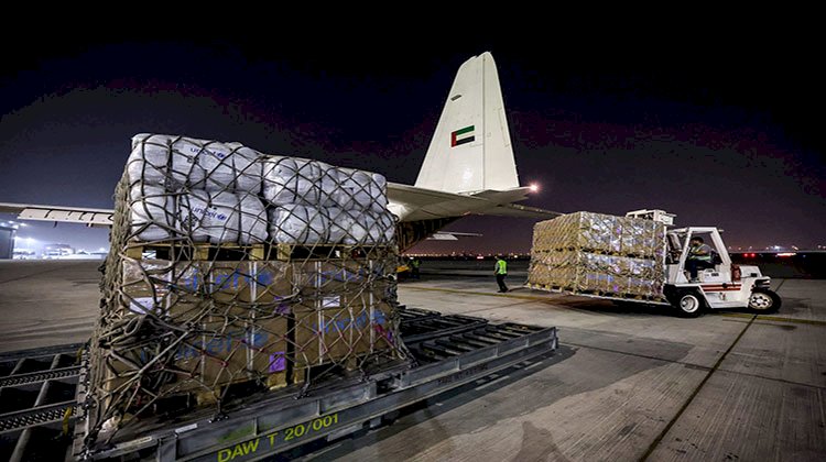 212 طائرة وسفينتان و521 شاحنة تنقل 21 ألف طن مساعدات إماراتية لغزة