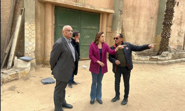 وزيرة الثقافة تتوجه إلى موقع حريق "الحارة الشعبية" بستوديو الأهرام