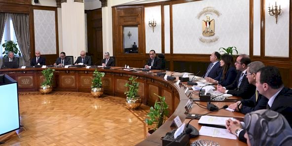 رئيس الوزراء يتابع جهود فض التشابكات المالية بين وزارتي الكهرباء والإسكان