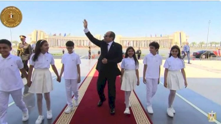 الرئيس السيسي يزور ساحة الشعب في العاصمة الإدارية الجديدة