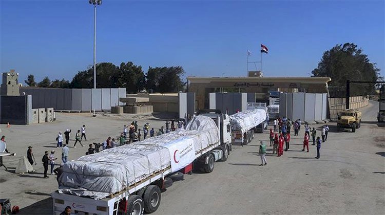 مصر ترفع عدد شاحنات المساعدات لغزة إلى 300 شاحنة يوميًا