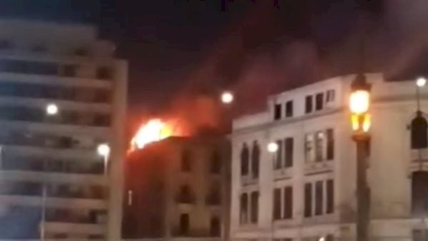 حريق هائل بعقار أمام محطة رمسيس