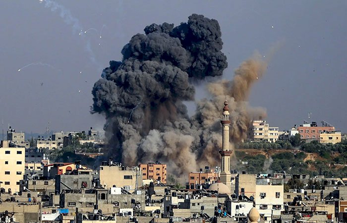 طيران الاحتلال يخترق حاجز الصوت فوق غزة لبث الذعر بين النازحين الفلسطينيين
