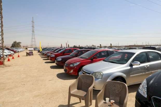 تسجيل أول عربية في الشهر العقاري بسوق سيارات بني سويف