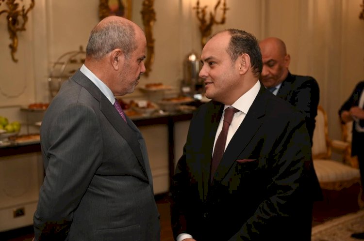 وزير التجارة والصناعة يبحث مع نظيره الأردني فرص تعزيز العلاقات