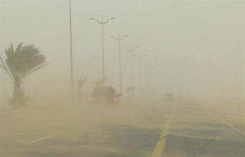 مركز المناخ يحذر: رياح خماسينية وأمطار غزيرة تضرب عدة محافظات