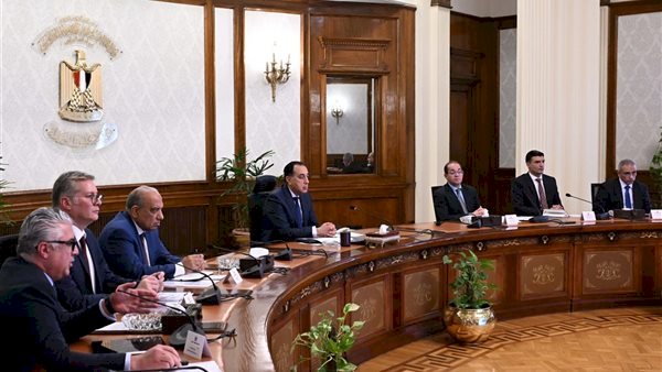 رئيس الوزراء يتابع موقف تنفيذ عدد من ملفات العمل بالمنطقة الاقتصادية لقناة السويس