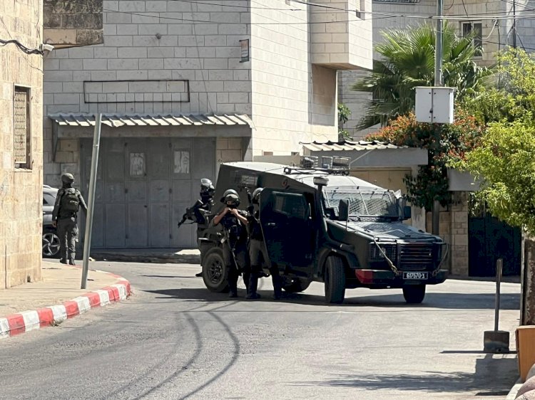 قوات الاحتلال تقتحم مجمع فلسطين الطبي في مدينة رام الله