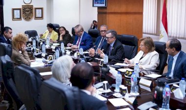 وزير التخطيط يستعرض مؤشرات أداء الاقتصاد وخطة التنمية الاقتصادية والاجتماعية مع كبار الخبراء والأكاديميين والبرلمانيين