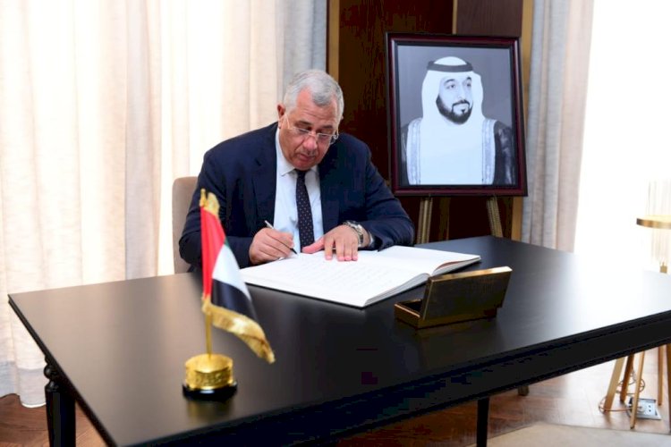 وزير الزراعة يقدم واجب العزاء في وفاة الشيخ خليفة بن زايد آل نهيان رئيس دولة الإمارات