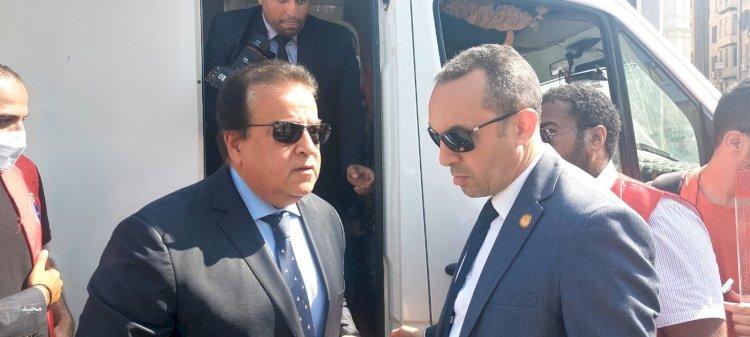 وزير الصحة يتفقد القوافل والعيادات المتنقلة بمبادرة 100 يوم صحة بمحطة مصر