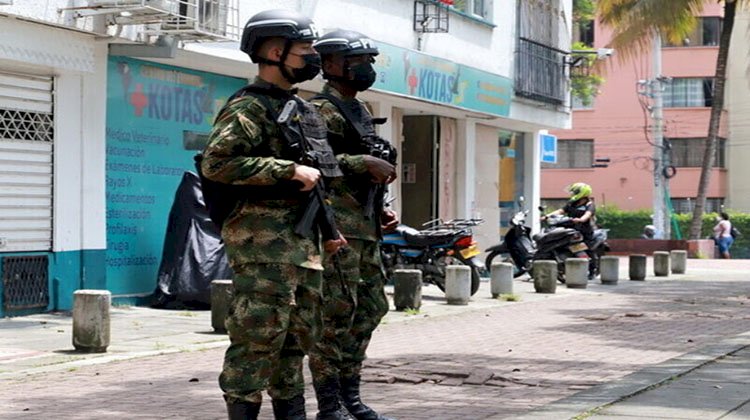 مصرع وإصابة 14 شخصا خلال اشتباكات بين فصيلين متمردين في كولومبيا