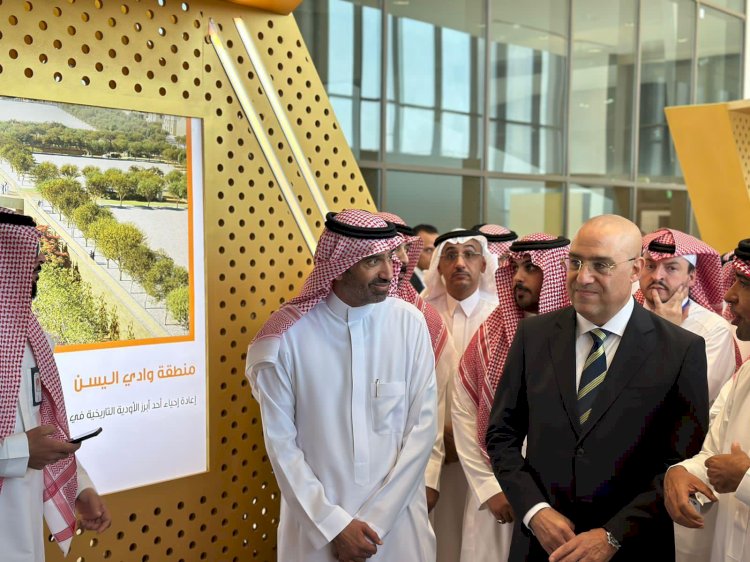 وزير الإسكان يلتقى نظيره السعودي لمناقشة استراتيجيات العمل بالوزارتين