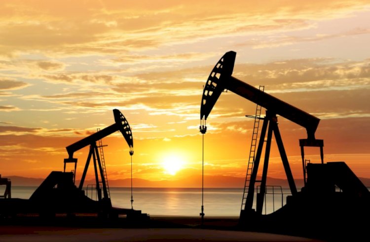 أسعار النفط تحقق مكاسب أسبوعية في الأسواق العالمية