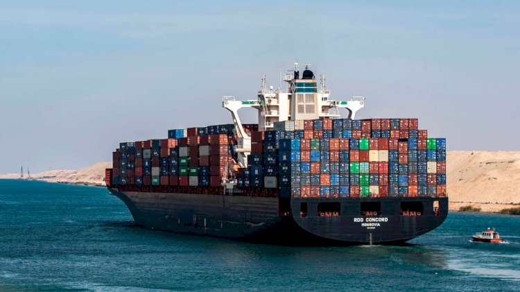 القاهرة الإخبارية: تحويل مسارات السفن بالبحر الأحمر رفع أسعار الشحن 173%