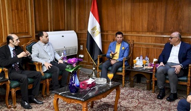وزير الشباب والرياضة ومحافظ القليوبية يجتمعان مع نواب البرلمان لبحث تطوير القطاع بالمحافظة