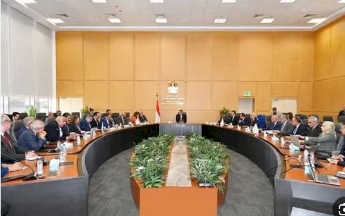 وزير الإسكان يترأس الاجتماع الأول للمجلس المصري للبناء الأخضر والمدن المستدامة عقب إعادة تشكليه