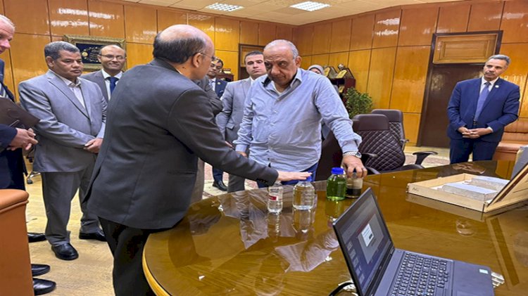 وزير الكهرباء يتابع مستجدات تنفيذ مشروعات توطين صناعة بطاريات أيون الليثيوم والخلايا الكهروضوئية