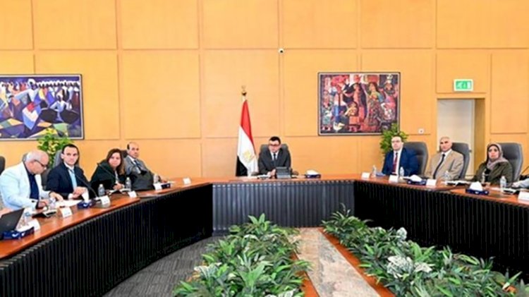 وزير الإسكان يتابع موقف تنفيذ وحدات المبادرة الرئاسية "سكن لكل المصريين"