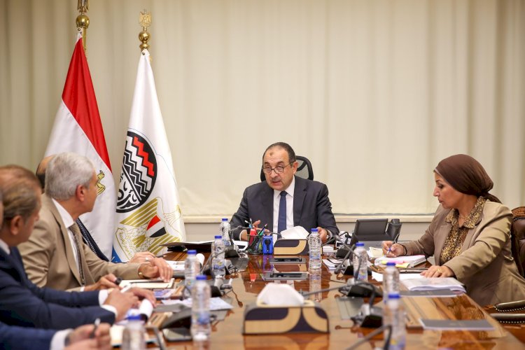 وزير قطاع الأعمال يجتمع بمجلس إدارة "النصر للإسكان والتعمير" ويوجه بتسريع المشروعات
