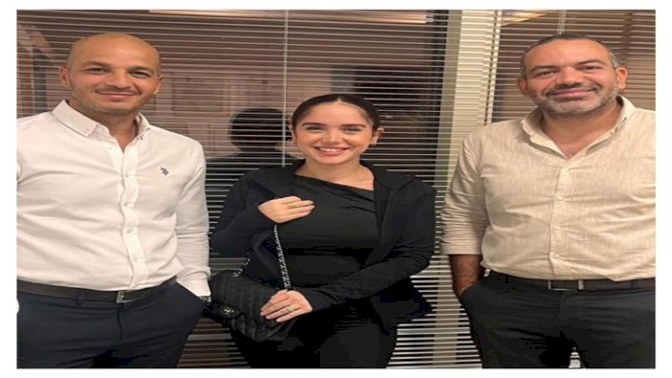 الصورة الأولى لرنا رئيس بعد تماثلها للشفاء من أزمتها الصحية