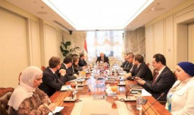 وزير التعليم العالى يبحث مع السفير الفرنسي تطورات العمل بمشروع حرم الجامعة الفرنسية