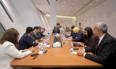 وزير السياحة يلتقي مسئولي مدرسة لوزان للفندقة بسويسرا لبحث سبل التعاون في تطوير التعليم والتدريب السياحي والفندقي