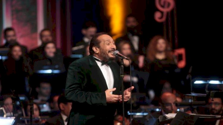 على الحجار نجم حفل الليلة بمهرجان الموسيقى العربية على مسرح النافورة