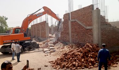 وزير الإسكان يُصدر ( 4 ) قرارات لإزالة التعديات ومخالفات البناء بالساحل الشمالي ومدينة الفيوم الجديدة