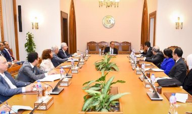 وزير الخارجية يلتقى قيادات وأعضاء القطاع الآسيوي وإدارة البحوث والتقديرات والتخطيط السياسي