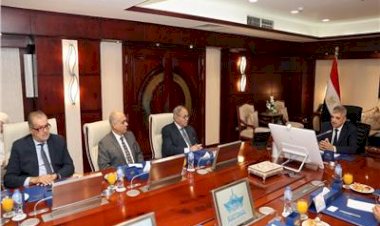 الفريق أسامة ربيع يجتمع مع ممثلي 20 جهة من الخطوط والتوكيلات الملاحية