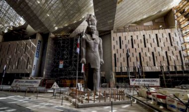 خبير آثري: توزيع التماثيل في المتحف المصري الكبير على تسلسل تاريخي وموضوعي