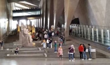 أحمد موسى عن الإقبال الجماهيري للمتحف المصري الكبير اليوم: أنا بكيت النهارده أكتر من مرة