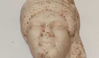 اكتشاف قناع أثري لامرأة من القرن الرابع قبل الميلاد في قرطاج