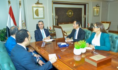 وزير التموين يعقد اجتماعًا مع رئيس الهيئة القومية لسلامة الغذاء لمتابعة آليات الرقابة على الأسواق