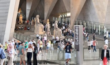 المتحف المصري الكبير يستقبل 12 ألف زائر اليوم من المصريين والأجانب