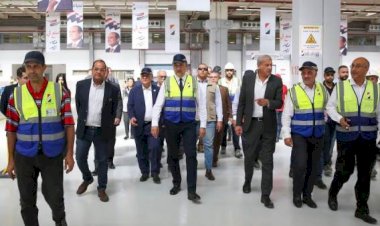 وزير قطاع الأعما يتفقد مصانع شركة النصر للسيارات ويؤكد: إعادة إحياء علامة "نصر"