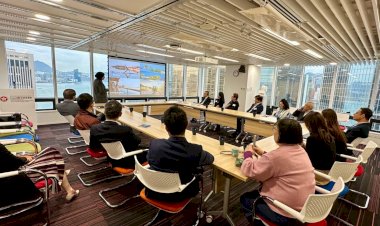 نائب وزير السياحة والآثار تلتقي مع وزيرة الدولة للسياحة والرياضة والثقافة ومسئولي هيئة الاستثمار