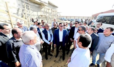 وزير الإسكان ومحافظ الفيوم يتفقدان توسعات محطة معالجة "كحك" بمركز يوسف الصديق