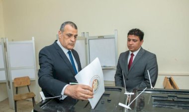 وزير الدولة للإنتاج الحربي يدلي بصوته في انتخابات مجلس النواب 2025