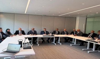 وزير الإسكان يبحث تعزيز التعاون مع «أكسيونا» الإسبانية في مشروعات المياه والتحلية