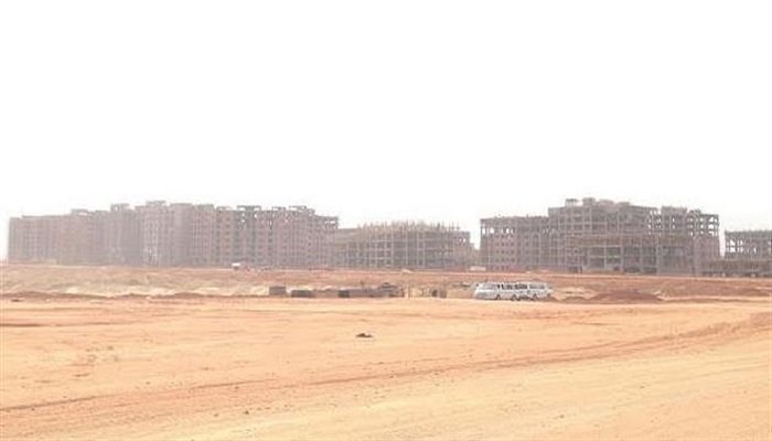 وزير الإسكان :غداً بدء تسليم 2045 قطعة أرض سكنية للمواطنين بعد توفيق أوضاع أراضيهم بمدينة العبور الجديدة