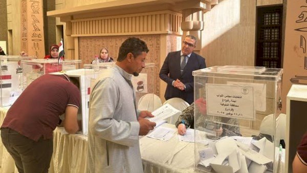 إقبال كثيف وانتظام لافت من  المصريين في الأردن على انتخابات مجلس النواب