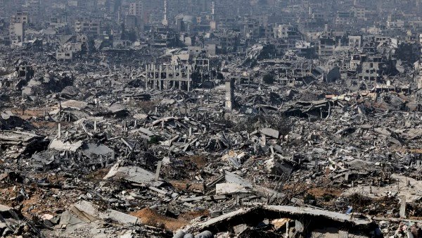 غارات جوية إسرائيلية على مناطق وراء الخط الأصفر شرقي خان يونس وغزة