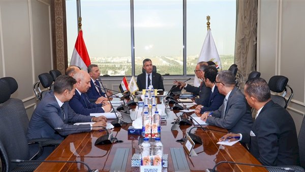 وزير التموين يجتمع مع رئيس الشركة العامة لتجارة الجملة لمتابعة استعدادات شهر رمضان