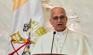 بابا الفاتيكان يُطالب حزب الله بنزع سلاحه واللجوء إلى طاولة الحوار