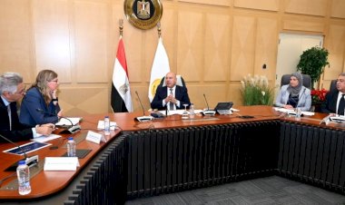 وزير الصناعة والنقل يبحث مع رئيس مجموعة فولكس فاجن الألمانية تصنيع السيارات في مصر