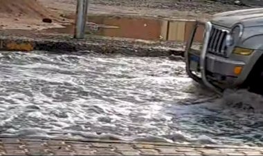 أمطار تغرق شوارع الغردقة.. والمرور يحذر السائقين من المخاطر