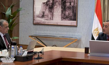 رئيس الوزراء يتابع مع وزير الدولة للإنتاج الحربي ملفات عمل الوزارة