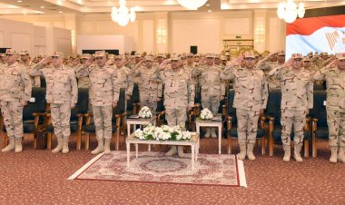 وزير الدفاع والإنتاج الحربى يلتقى بمقاتلى قوات حرس الحدود ويكرم عدداً من المتميزين